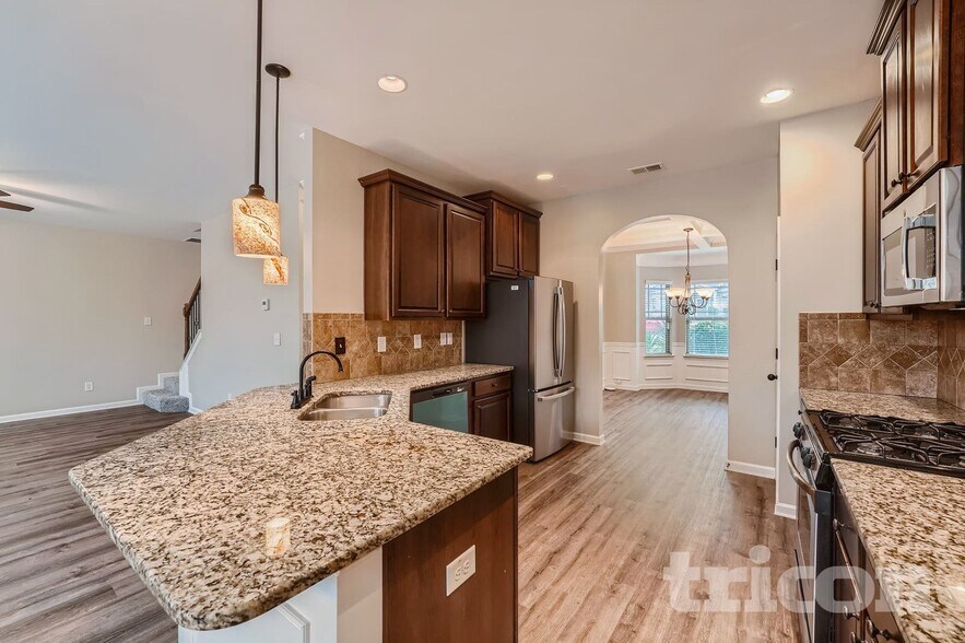 Building Photo - 4025 Trimrose Ct