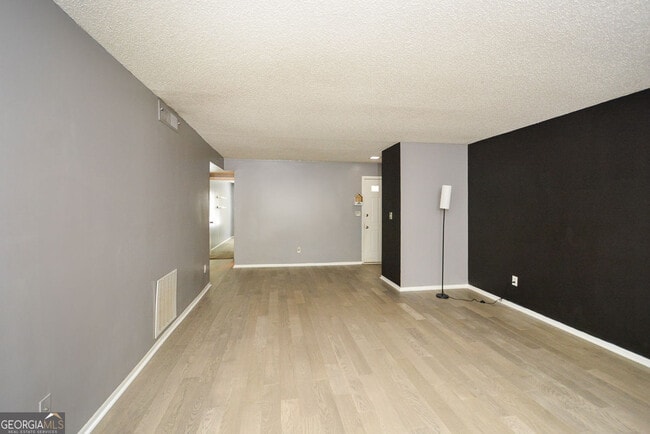 Building Photo - 47 Arbor End