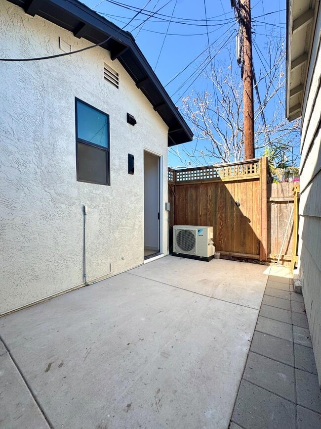 Building Photo - 3577 Louisiana St