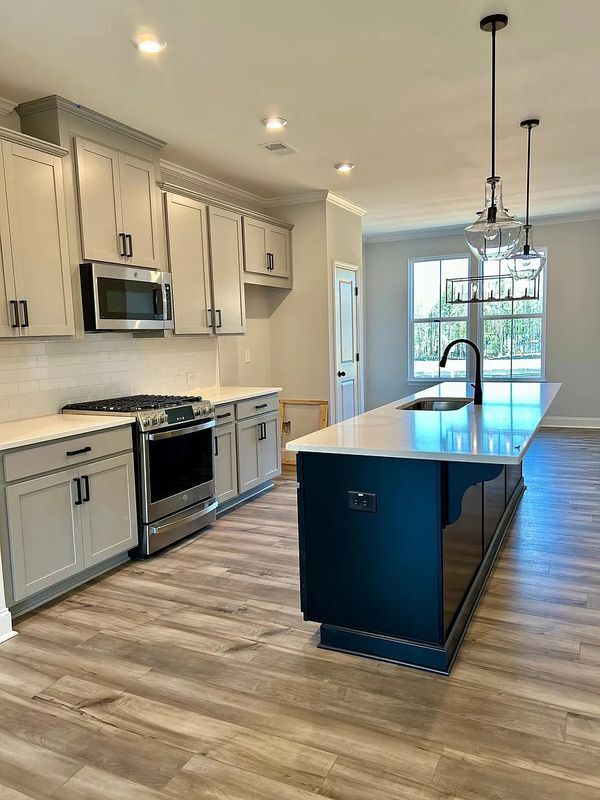 Building Photo - 509 Hardy Dr