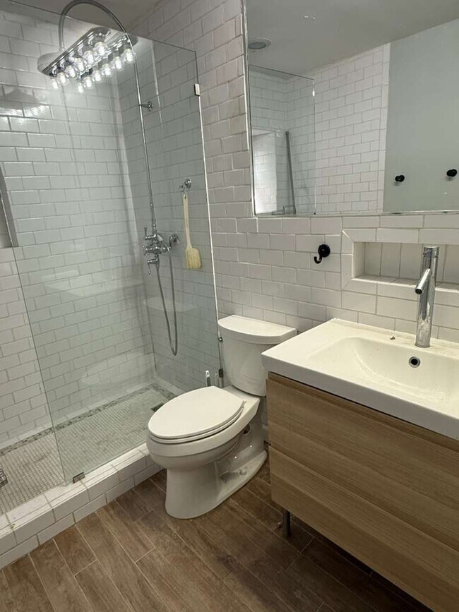 Building Photo - 448 N Aberdeen St