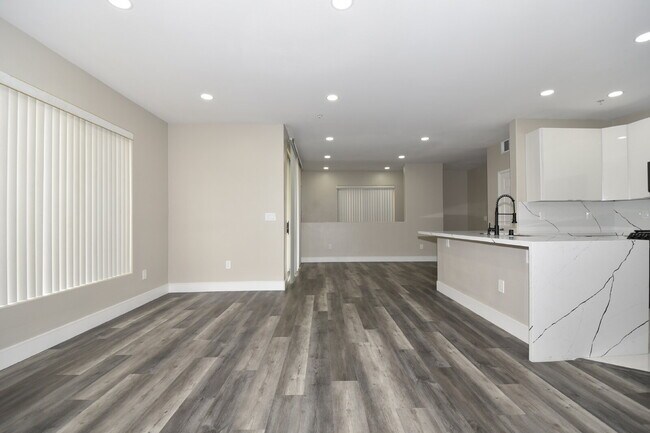 Building Photo - 7173 S Durango Dr