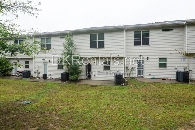 Building Photo - 6220 Trickle Bnd