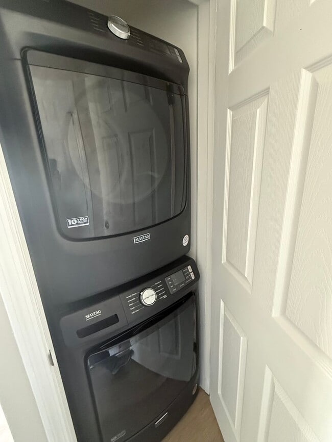 Building Photo - 3 BEDROOM CONDO. Walking Distance to University of NC-Charlotte