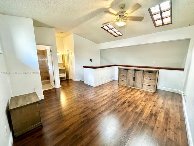 Building Photo - 4245 S Pine Island Rd