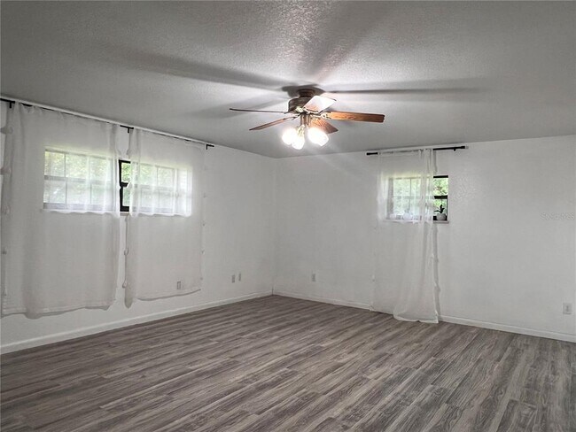 Building Photo - 4093 Lippman Rd