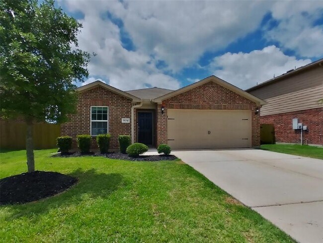 Primary Photo - 904 American Monarch Dr