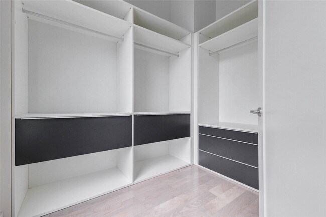 Building Photo - 1222 Marconi St