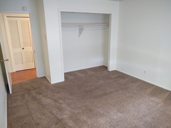 Building Photo - Skiles & Associates