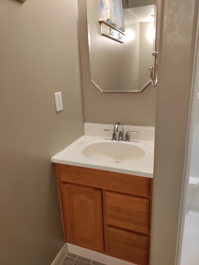 Basement bathroom - 13935 Arbor Cir