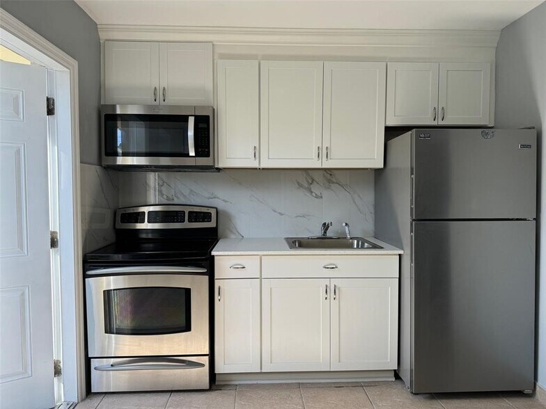 Kitchen - 1036 NW 5th Ave