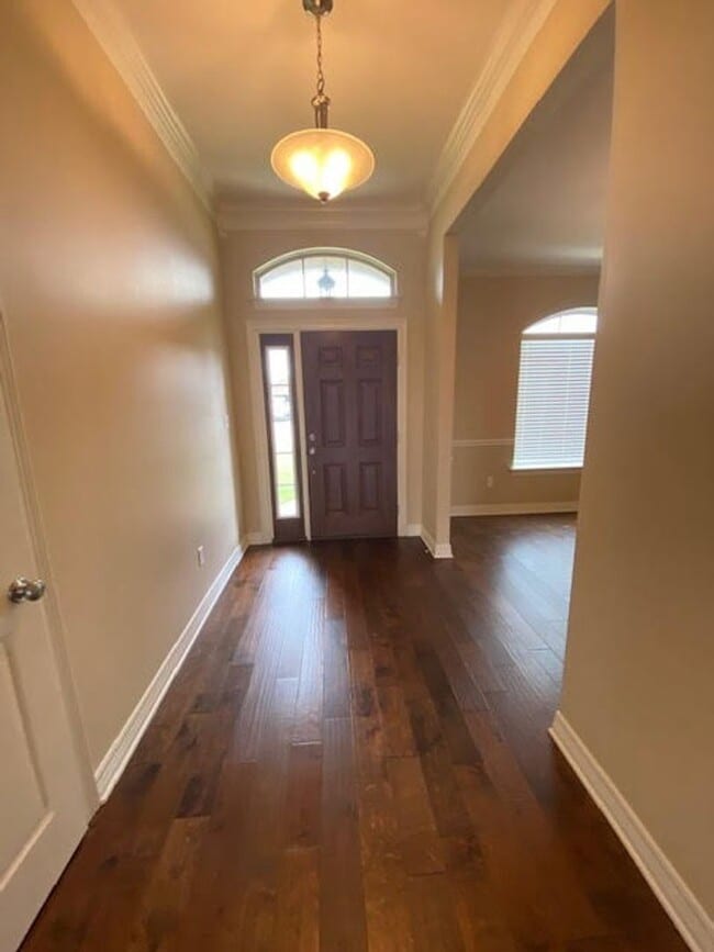 Building Photo - ****LEGACY***