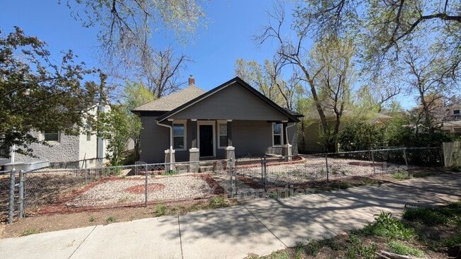 Building Photo - 1016 W Cucharras St