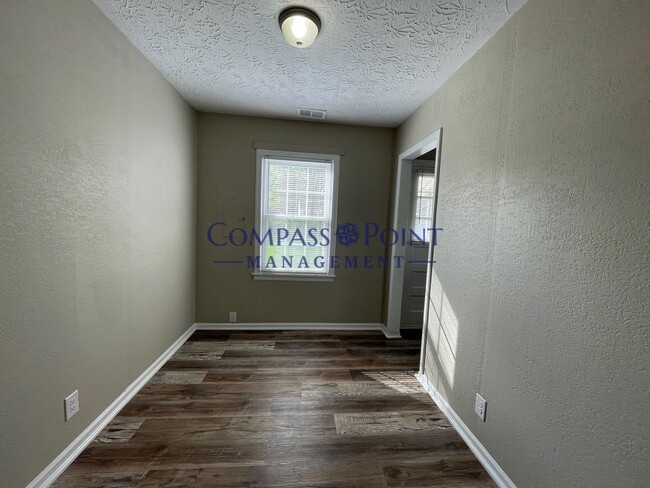 Building Photo - Your New Home Awaits!
