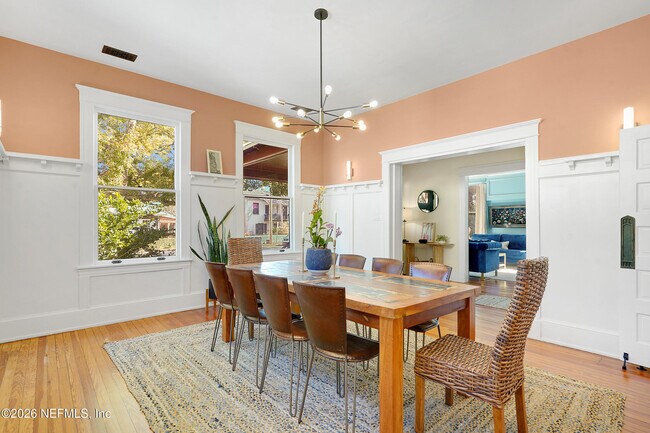 Building Photo - 290 St George St