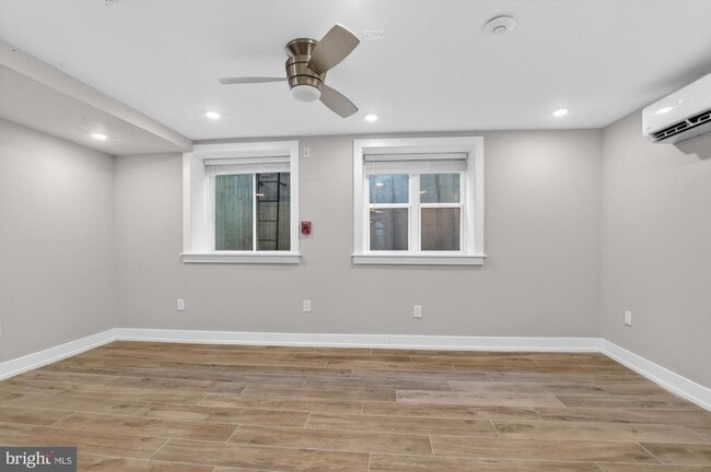 Building Photo - 2034 N Front St