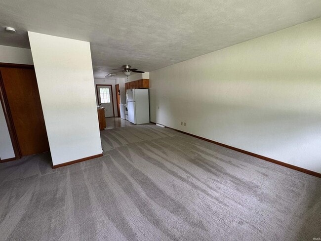 Building Photo - 1906 E Maxwell Ln