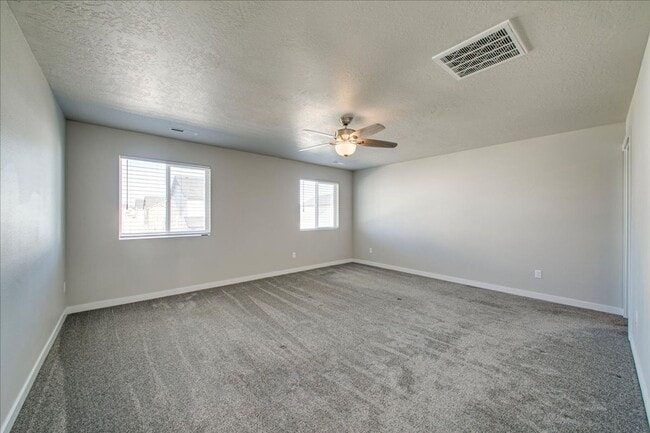 Building Photo - Two Story, Spacious Star Home!