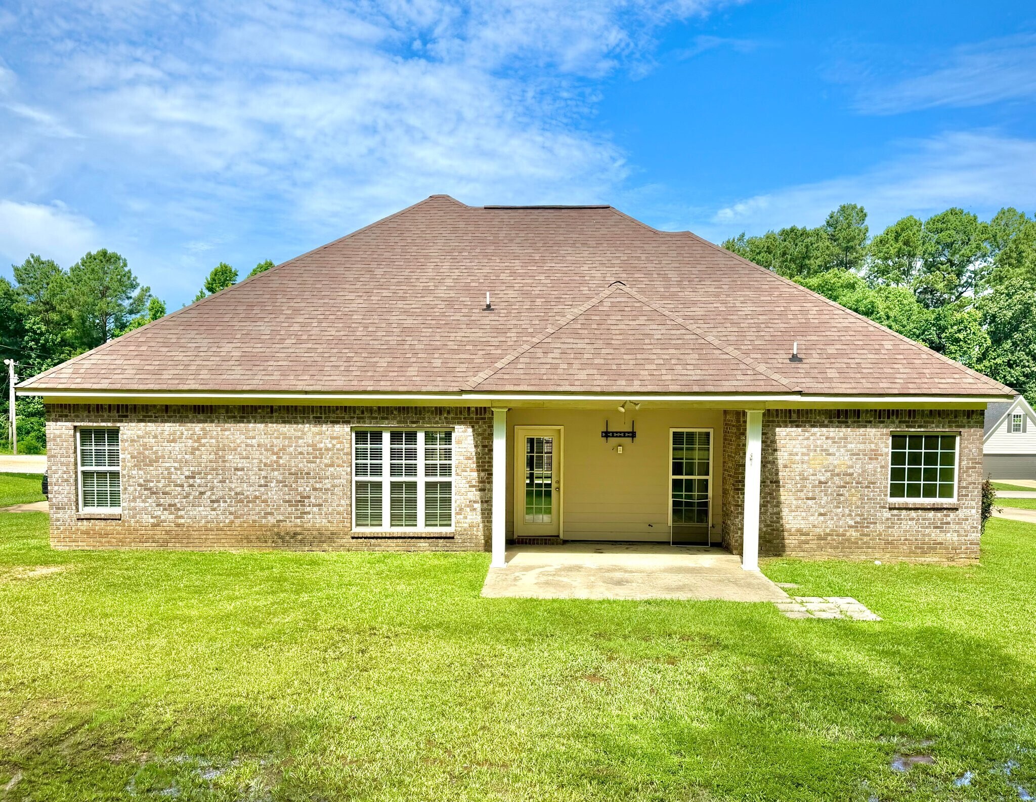 Building Photo - 185 Ora Ln