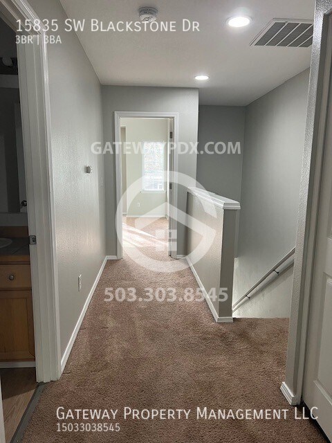 Building Photo - 15835 SW Blackstone Dr