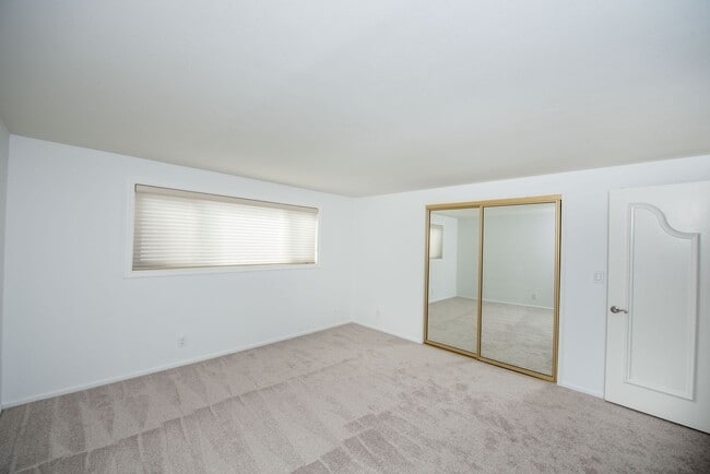 Building Photo - Now Available for Lease Beautiful 4 Bedroom Home with Basement