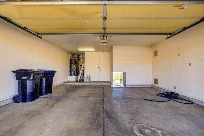 Building Photo - 55+ Age Qualified Community! Sun City Summerlin!!