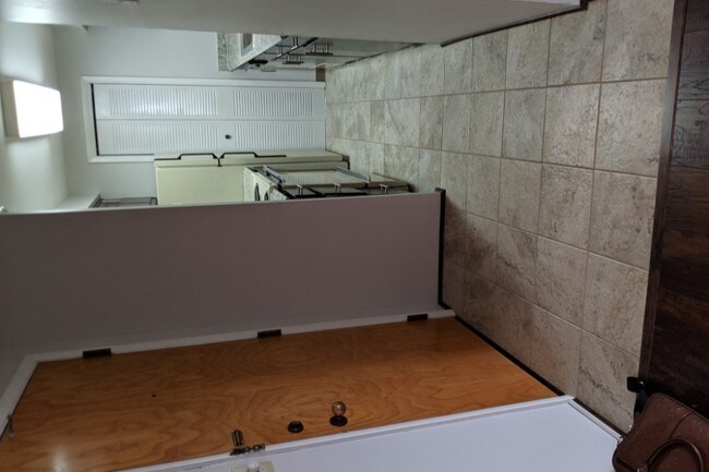 Building Photo - 200 Highland Ave