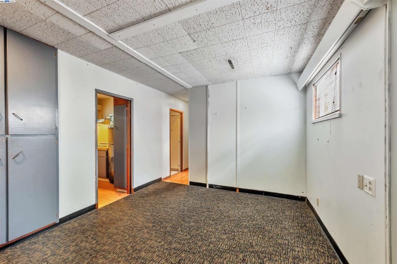 Building Photo - 35849 Linda Dr