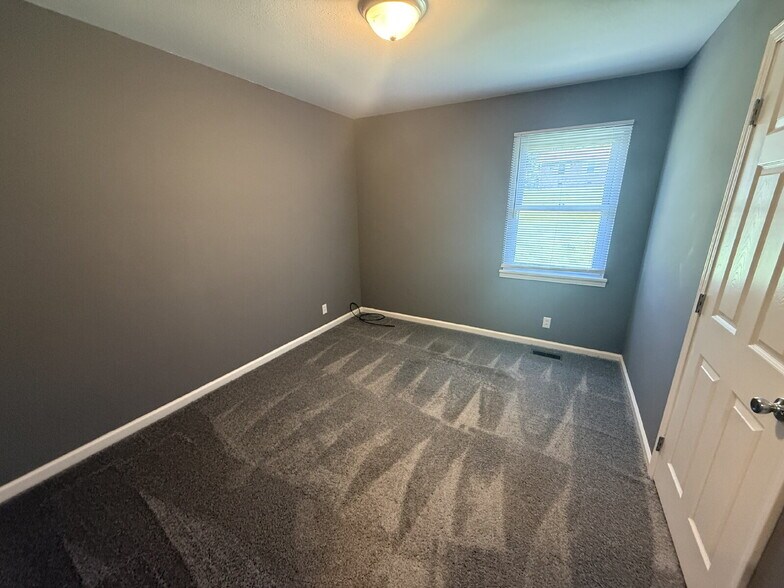 Building Photo - 1318 Courtney Dr
