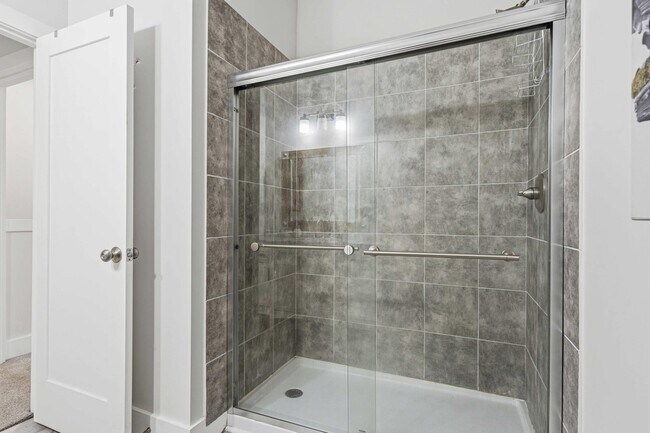 Building Photo - 207 Ann Cir