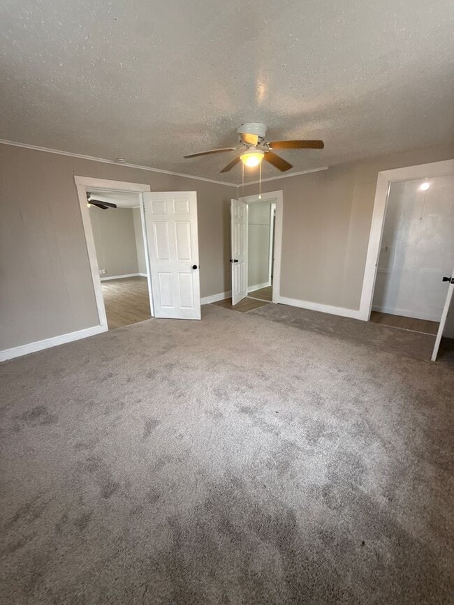 Building Photo - 2 bedroom/1 bath house