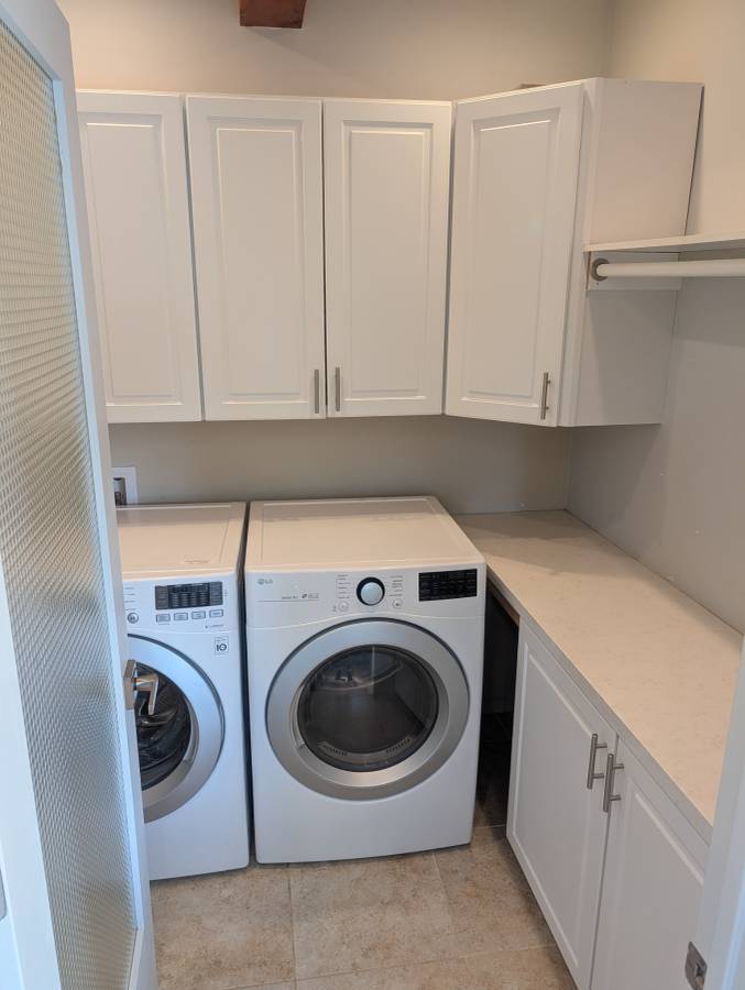 In unit washer and dryer - 20788 Laurel Dr