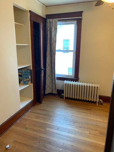 Building Photo - 156 BENSON ST