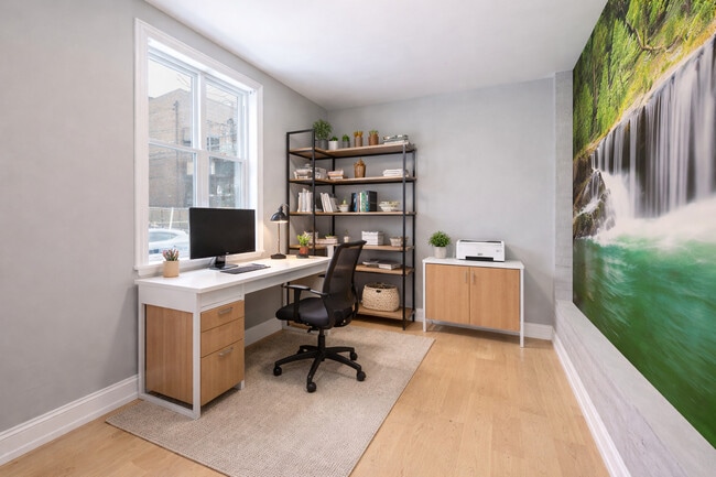 Building Photo - 2242 N Western Ave