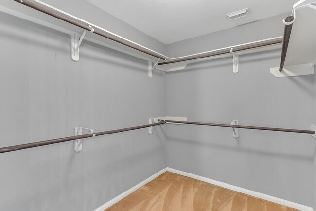 Building Photo - 223 Fantasy Ln