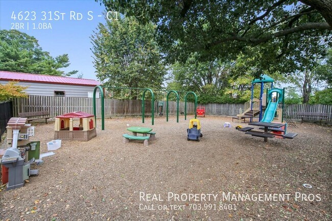 Building Photo - 4623 31st Rd S