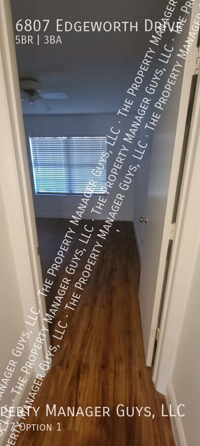 Building Photo - 6807 Edgeworth Dr