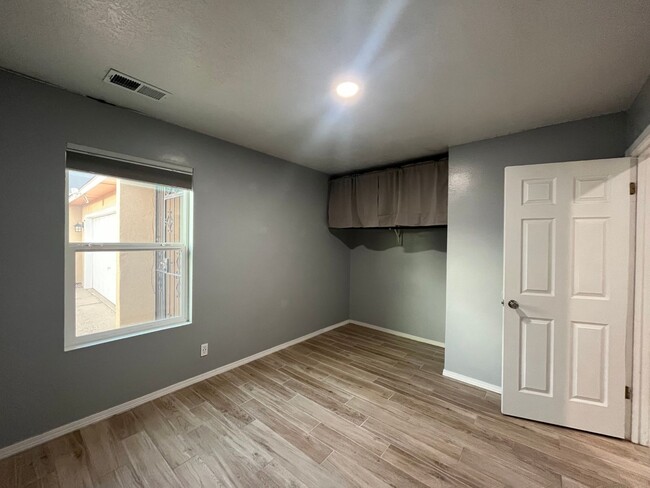 Building Photo - Updated 3 Bedroom 2 Bathroom Home In Rio R...