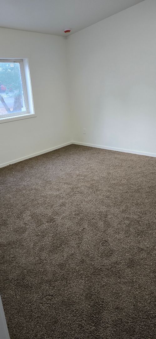 Building Photo - Irrigon Home ready to rent!!
