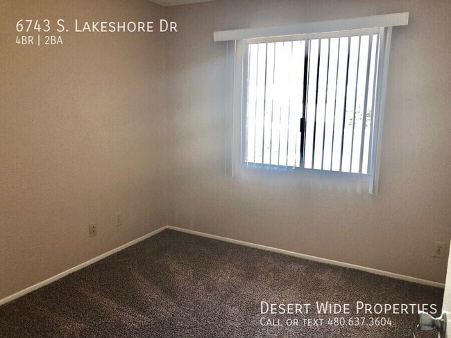 Building Photo - 6743 S Lakeshore Dr