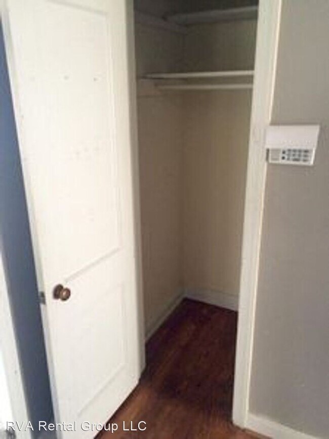 Building Photo - 3 br, 1 bath House - 14 N Lake Ave