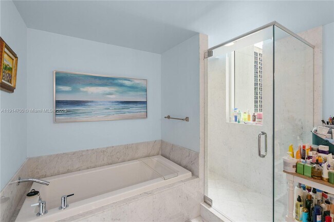 Building Photo - 253 NE 2nd St