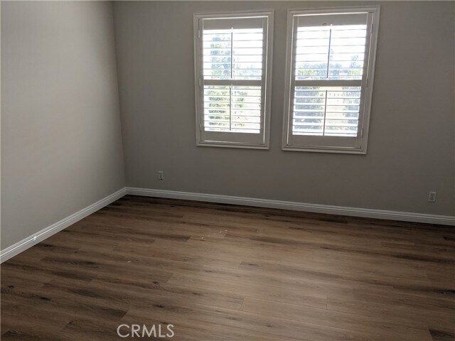 Building Photo - 33 Visalia
