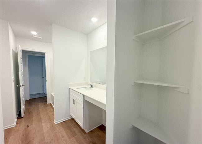 Building Photo - 16309 Harvester Dr