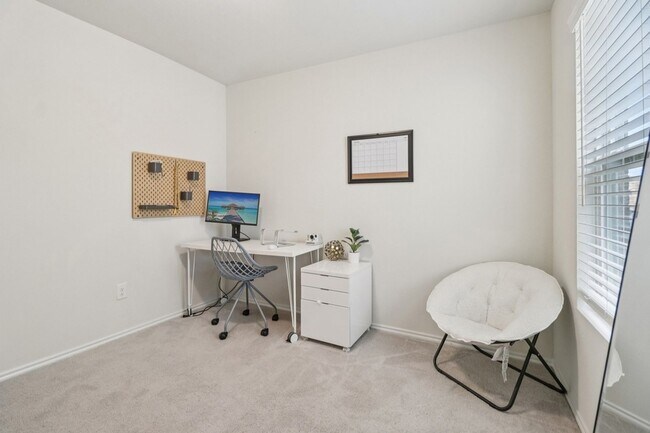 Building Photo - 475 Grenada Lk Dr