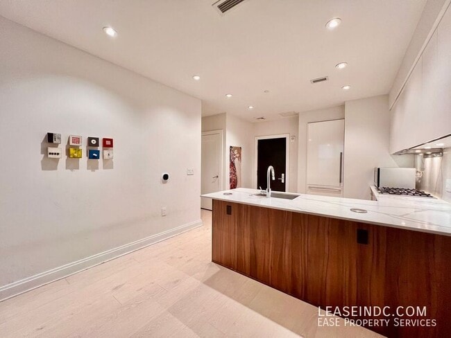 Building Photo - 1427 Rhode Island Ave NW