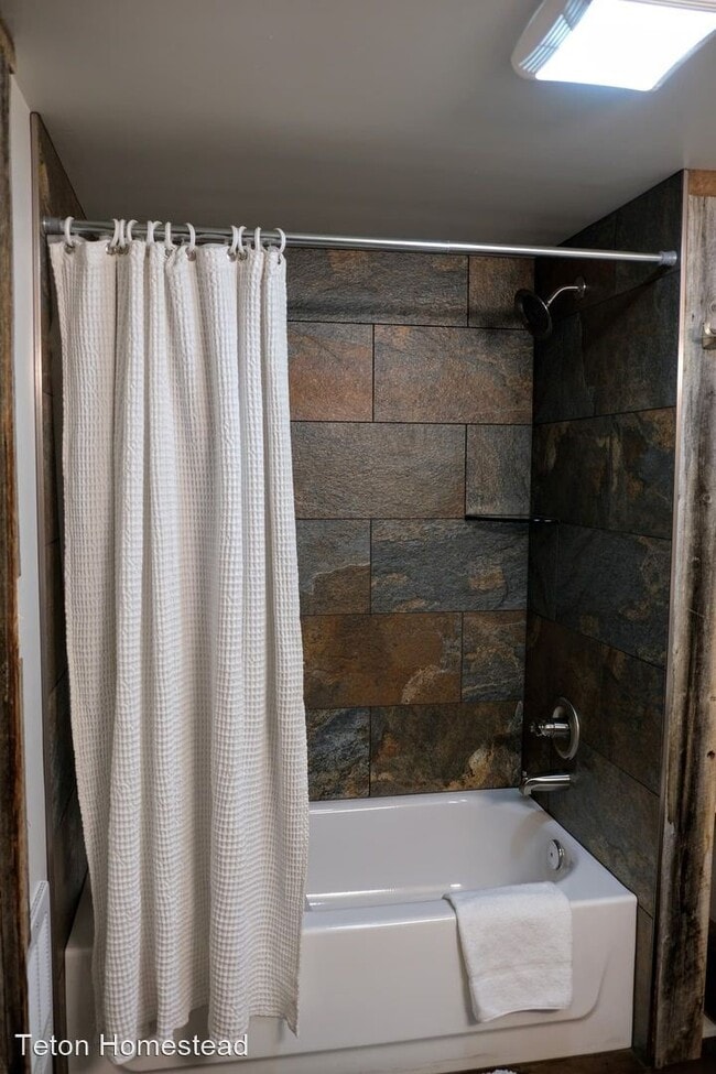 Building Photo - 1 br, 1 bath House - 5415 West 3000 South