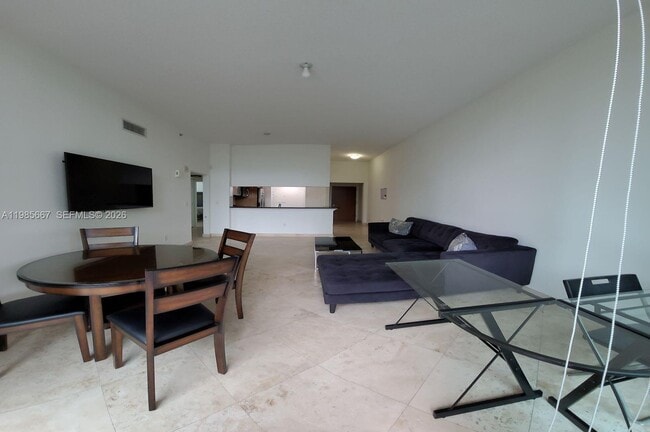 Building Photo - 31 SE 5th St