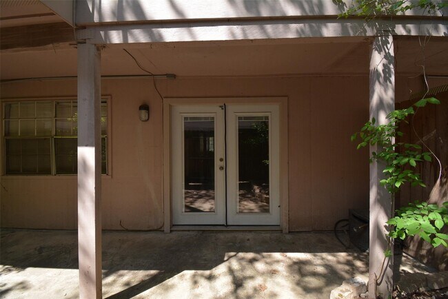 Building Photo - 12633 Memorial Dr