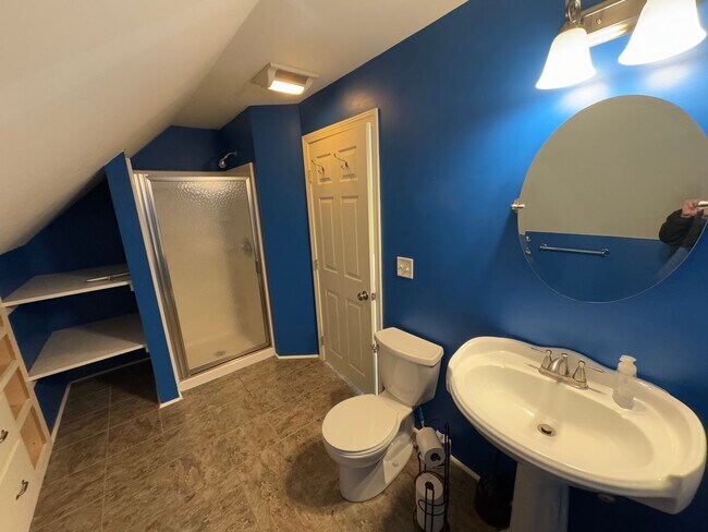 Building Photo - Spacious 4-Bedroom Single Family Rental in Amesbury - Available Now!